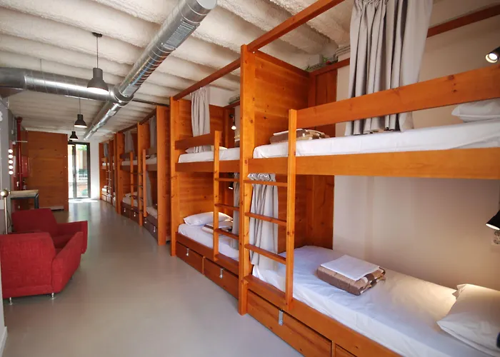 Ten To Go Hostel Barcelona